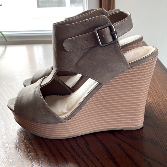 Maurices Wedge Heels - Picture 2 of 4